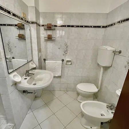 San Vitale Hotel *